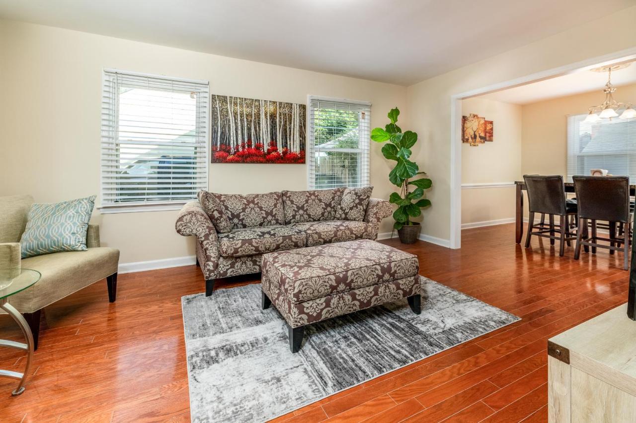Centrally Located Spacious Abode Charlotte Ngoại thất bức ảnh